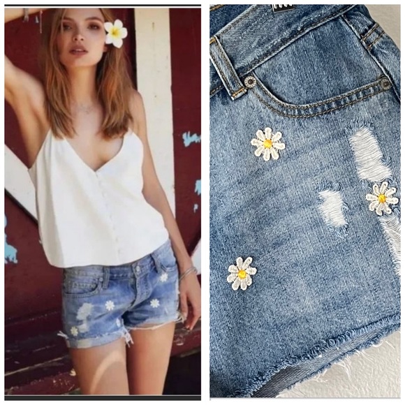 Rails Jesse Vintage Daisy Flowers Blue Jean Distressed Cutoff Shorts Size 28 - Picture 1 of 17